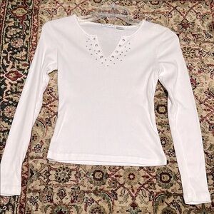 Red Paint White Studded Vneck Long Sleeve Top Size Medium